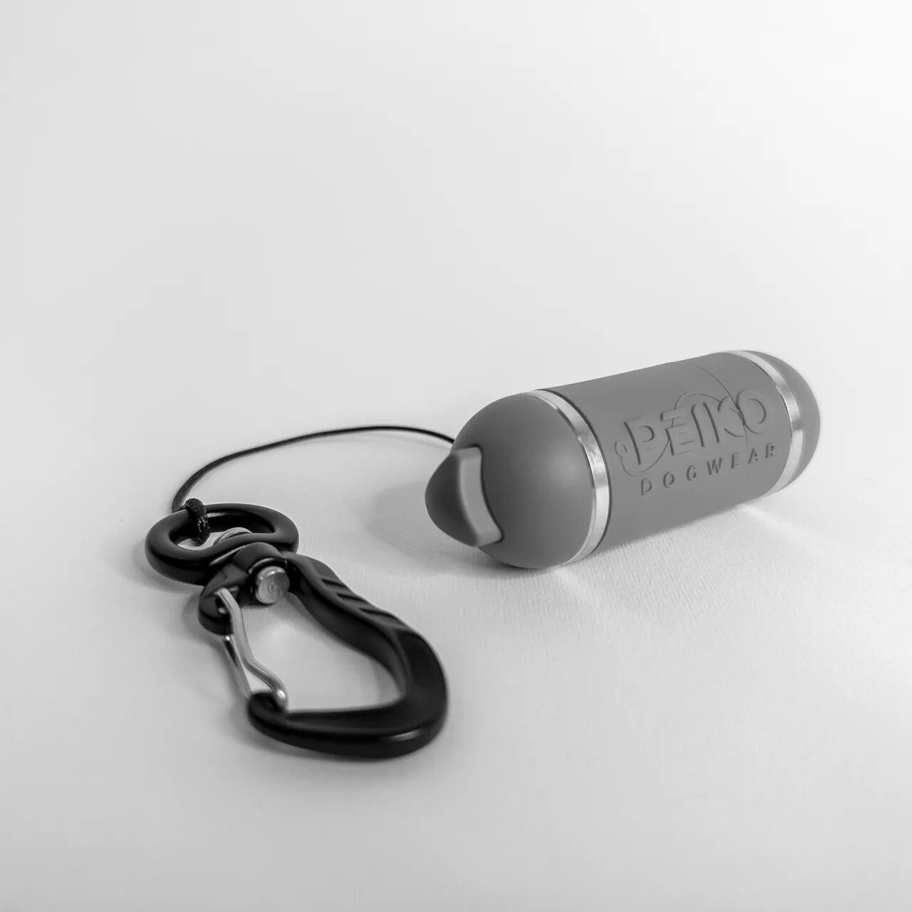 peiko-pocket-quickleash-style-gray-cut.jpg