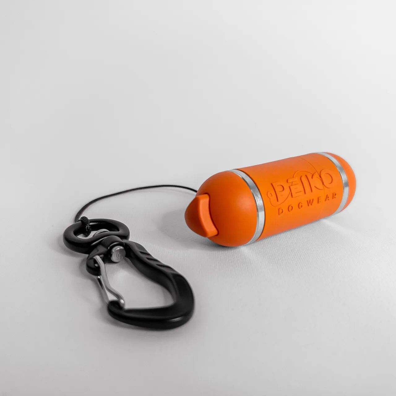 peiko-pocket-quickleash-style-orange-cut.jpg