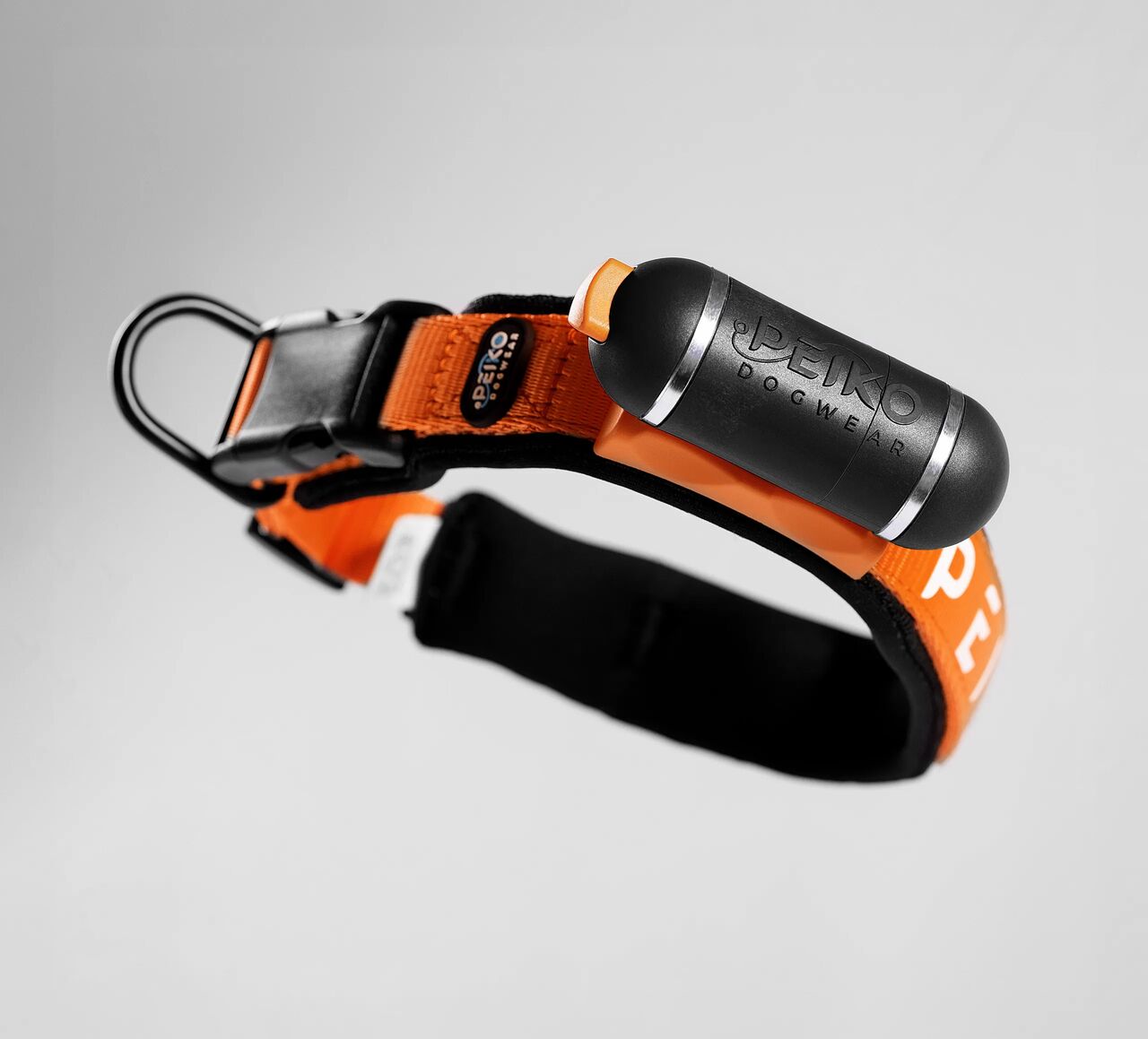 PEIKO® Quickleash™ Dogcollar With Built-in Retractable Dog Leash